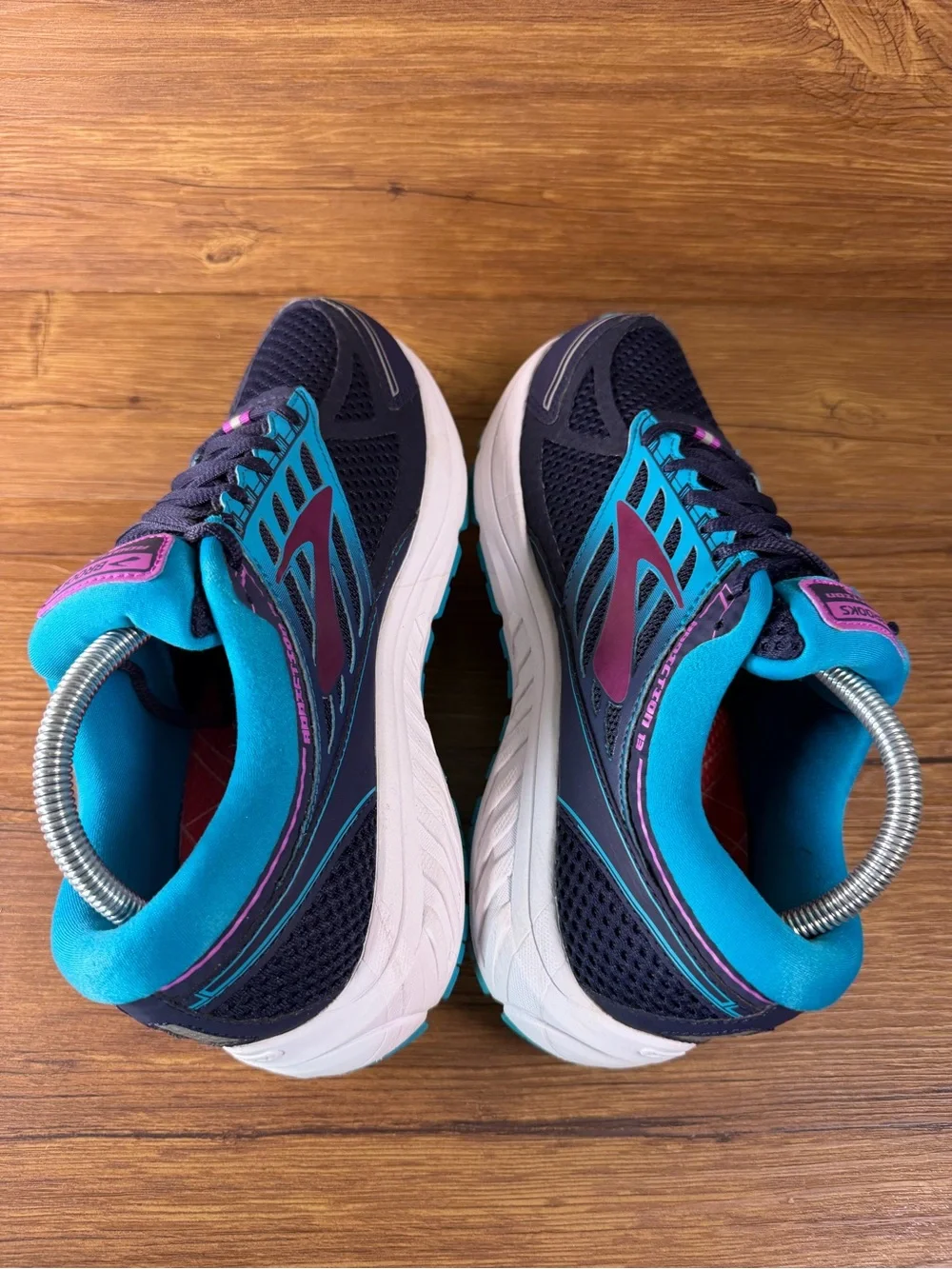 Brooks Addiction 13 Women’s Size 9.5 2E WIDE Walking Running Shoes Sneakers